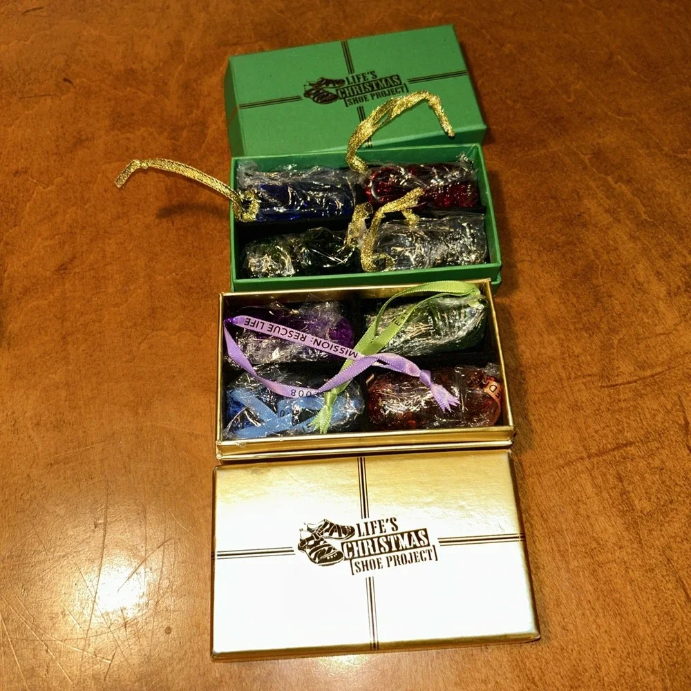 Life's Christmas Shoe Project Set of 8 Shoe Ornaments Boxed Holiday Christmas B1